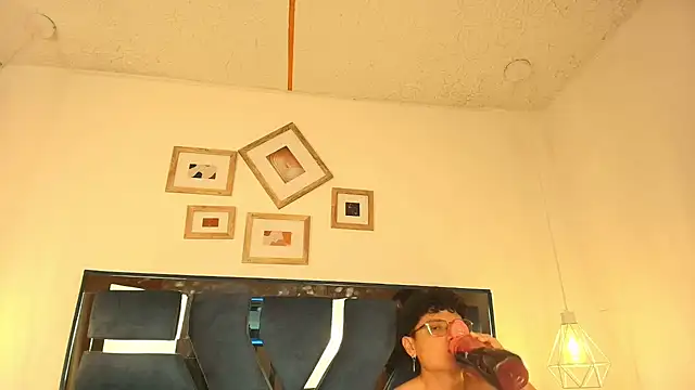 Zoe And Dylan  online show from December 1, 12:32 pm