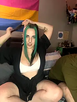 Snapshot of Chaos_Reign chatting on November 17, 3:12 am Chaos Reign online show from November 17, 3:12 am