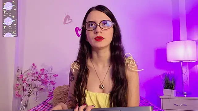 Snapshot of dark_angell77 chatting on April 8, 11:10 am dark angell77 online show from April 8, 11:10 am
