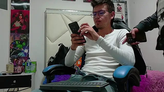 Snapshot of NICK_VERS chatting on November 28, 7:49 pm NICK VERS online show from November 28, 7:49 pm