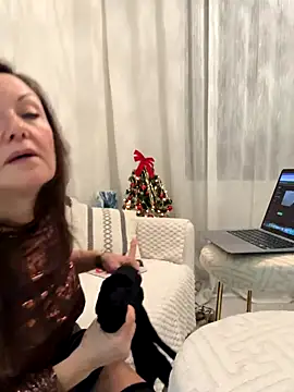 HotLdyllic online show from December 21, 4:03 pm