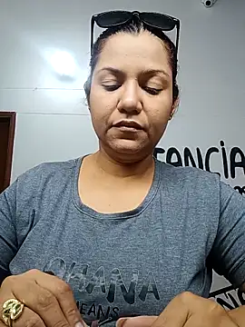 Snapshot of Samaraa_Lee chatting on November 17, 11:49 am Samaraa Lee online show from November 17, 11:49 am