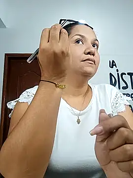 Snapshot of Samaraa_Lee chatting on November 24, 11:43 am Samaraa Lee online show from November 24, 11:43 am