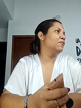 Samaraa Lee online show from February 10, 11:47 am