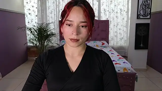 alaia skater online show from December 15, 8:02 pm