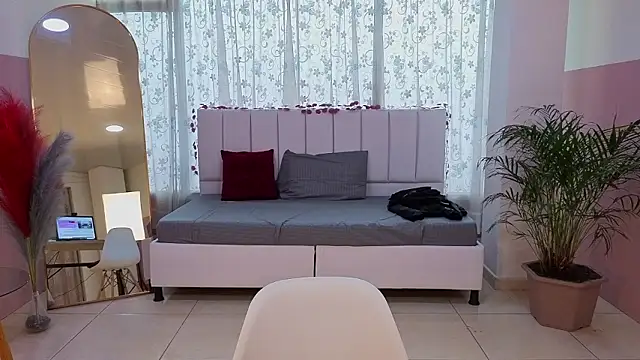 alaia skater online show from January 16, 7:18 pm