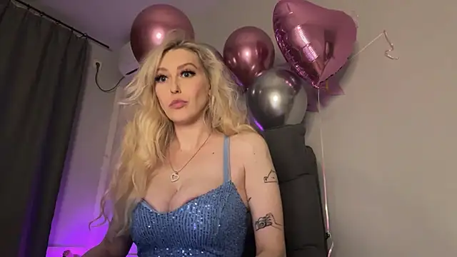 Snapshot of Liya_Liss chatting on December 2, 12:38 am Liya Liss online show from December 2, 12:38 am