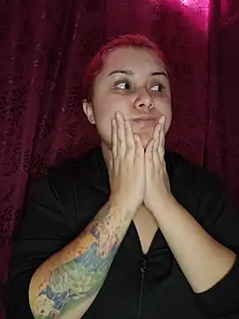 CurvyNoir online show from January 6, 3:49 pm