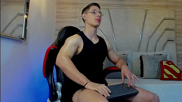 MAXTHOMSON online show from January 15, 4:06 am