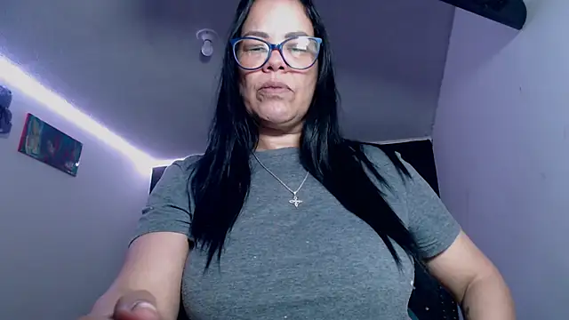 Snapshot of sofia_lopez70 chatting on March 27, 1:22 am sofia lopez70 online show from March 27, 1:22 am