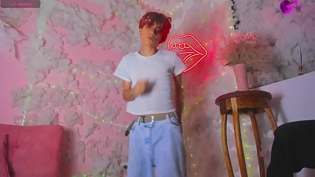 Leo Glow online show from January 5, 5:38 pm