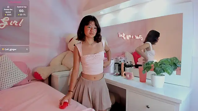 Snapshot of Sophie_Smitt chatting on November 25, 2:00 am Sophie Smitt online show from November 25, 2:00 am