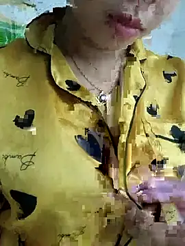 kitti-krush online show from November 3, 4:25 am