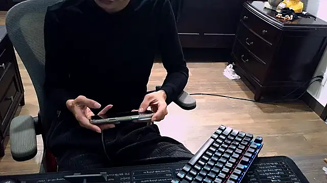 Snapshot of _lulu9999_ chatting on December 15, 6:23 pm lulu9999 online show from December 15, 6:23 pm