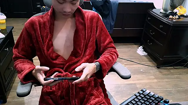 Snapshot of _lulu9999_ chatting on December 17, 2:12 pm lulu9999 online show from December 17, 2:12 pm