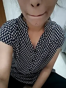 vijaylaxmi69 online show from November 3, 4:19 pm