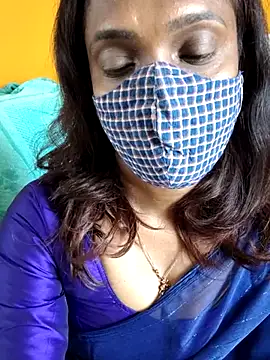 Snapshot of Queen-dhivya chatting on March 26, 7:36 am Queen-dhivya online show from March 26, 7:36 am