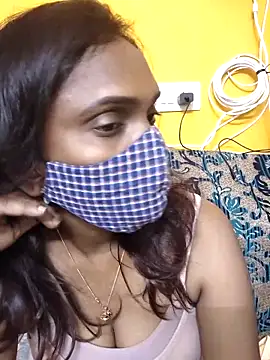 Snapshot of Queen-dhivya chatting on March 31, 5:02 pm Queen-dhivya online show from March 31, 5:02 pm