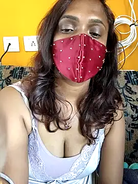 Snapshot of Queen-dhivya chatting on April 2, 3:04 am Queen-dhivya online show from April 2, 3:04 am