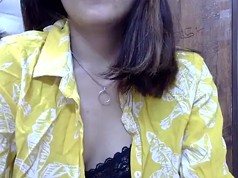 maira 33 online show from November 15, 3:04 am