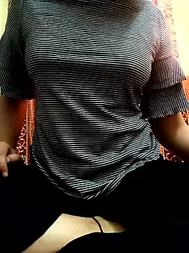 Snapshot of miss_kittyy chatting on November 2, 9:55 am miss kittyy online show from November 2, 9:55 am