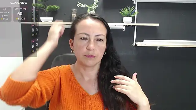 Lauryn Jones online show from May 27, 7:00 pm