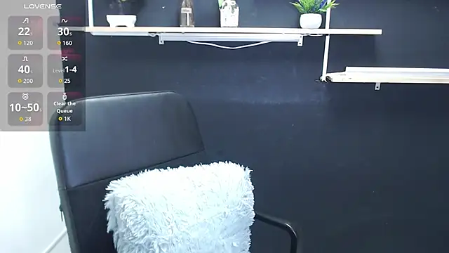 Lauryn Jones online show from June 13, 4:38 pm