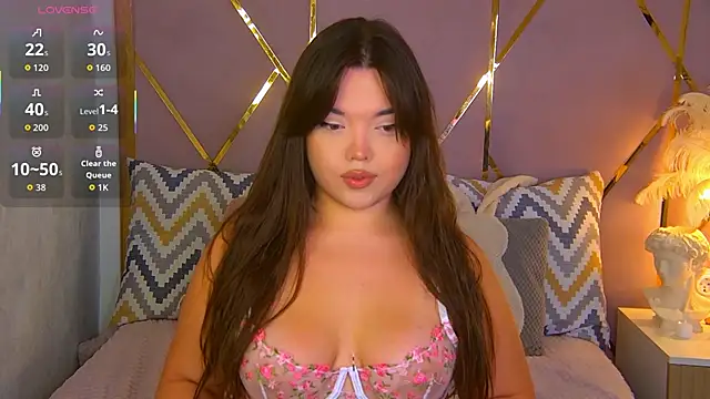 NaomiAster online show from November 14, 6:23 am