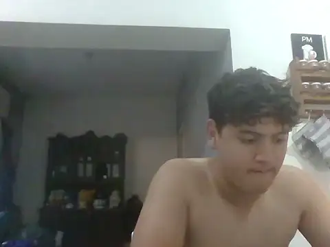 Snapshot of Myboy0020 chatting on February 17, 8:37 pm Myboy0020 online show from February 17, 8:37 pm