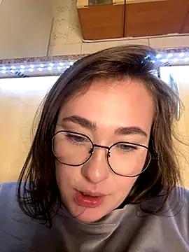 Snapshot of SquirtsonElsa chatting on November 5, 12:32 am SquirtsonElsa online show from November 5, 12:32 am