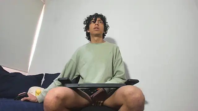 Snapshot of saint_dark chatting on December 2, 1:17 pm saint dark online show from December 2, 1:17 pm