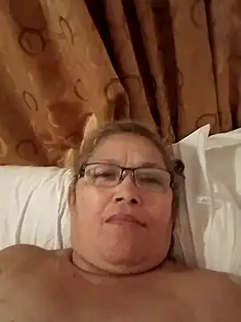 Snapshot of Cessi50 chatting on November 18, 2:17 am Cessi50 online show from November 18, 2:17 am