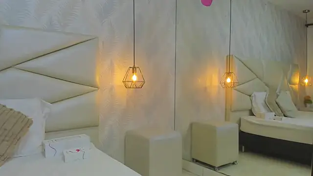 laurettedela rouse online show from November 14, 11:09 am