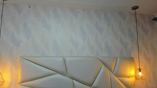 laurettedela rouse online show from November 22, 11:09 am