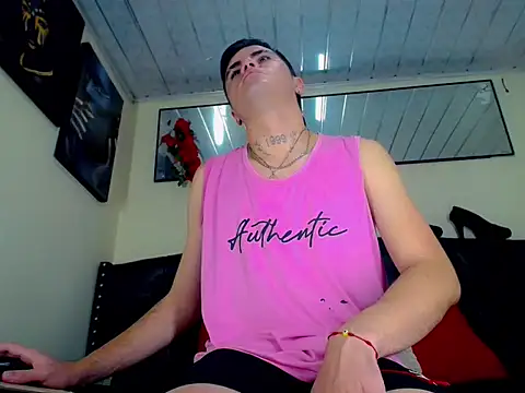 Snapshot of Sebastian_Loaiza chatting on November 8, 7:45 pm Sebastian Loaiza online show from November 8, 7:45 pm