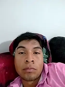 Snapshot of Realsiempr chatting on November 1, 2:57 am Realsiempr online show from November 1, 2:57 am