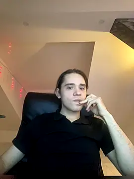 RemiVar online show from December 13, 9:09 pm