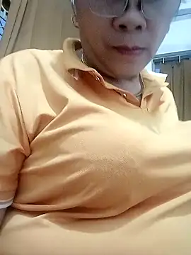 Snapshot of small-house123 chatting on November 9, 11:03 pm small-house123 online show from November 9, 11:03 pm