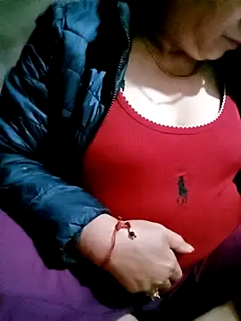 Snapshot of small-house123 chatting on November 19, 9:59 pm small-house123 online show from November 19, 9:59 pm