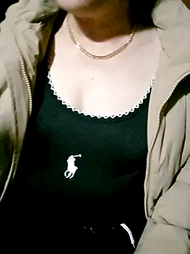 Snapshot of small-house123 chatting on November 20, 1:00 pm small-house123 online show from November 20, 1:00 pm