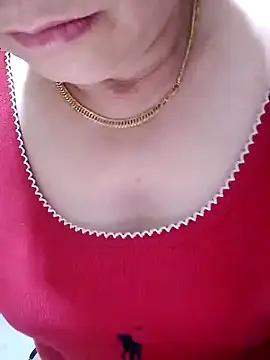 Snapshot of small-house123 chatting on November 23, 8:47 am small-house123 online show from November 23, 8:47 am