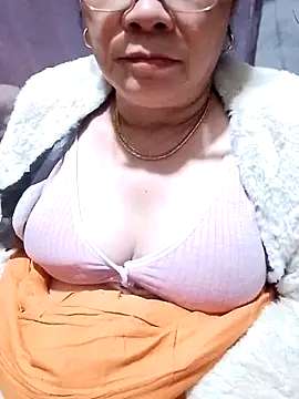 Snapshot of small-house123 chatting on November 28, 10:07 am small-house123 online show from November 28, 10:07 am