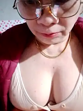 small-house123 online show from January 8, 11:29 pm