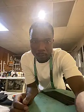 Snapshot of Ndodemnyama@xh chatting on November 3, 8:21 pm Ndodemnyamaxh online show from November 3, 8:21 pm