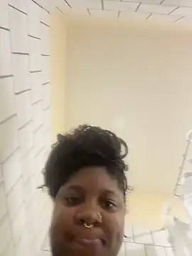 Snapshot of onlyymisha chatting on November 3, 1:34 pm onlyymisha online show from November 3, 1:34 pm