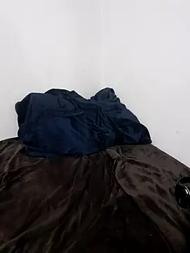 erikanoctis online show from November 1, 7:21 am