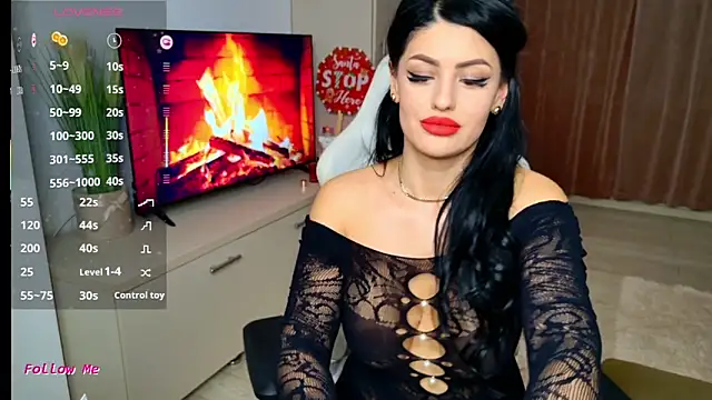 Snapshot of Myla-b chatting on January 5, 10:02 pm Myla-b online show from January 5, 10:02 pm