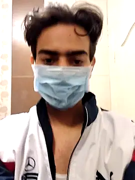 lelamera online show from November 3, 9:59 pm