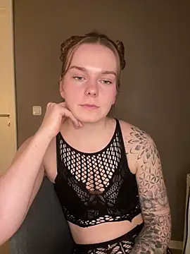 LisaFreierxx online show from February 24, 10:30 pm