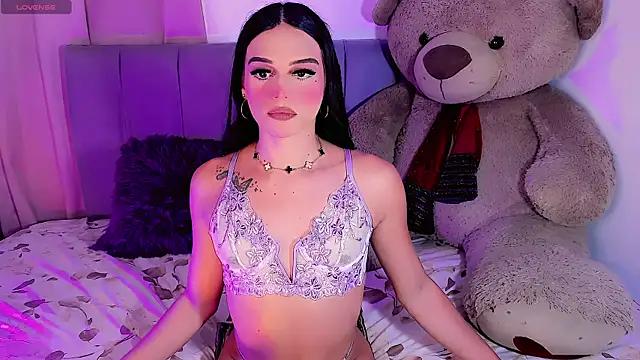 Snapshot of SexyNaza_1 chatting on April 15, 10:11 am SexyNaza 1 online show from April 15, 10:11 am